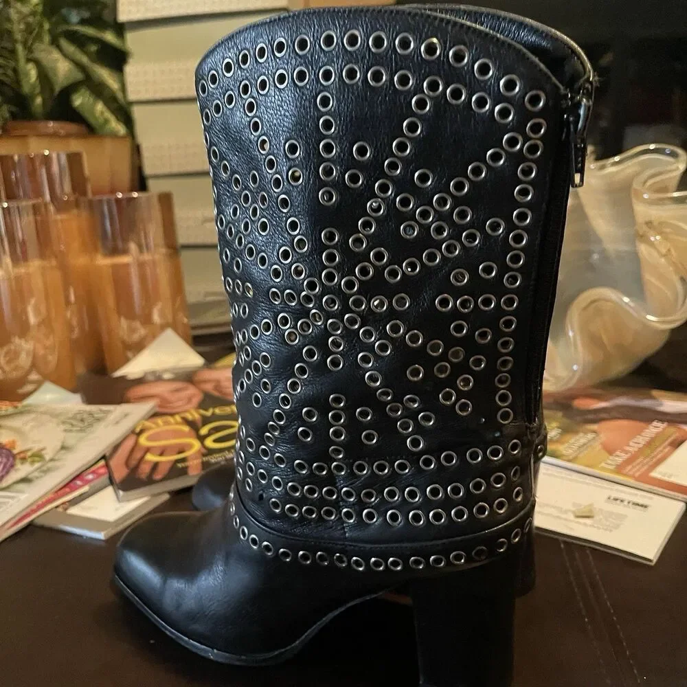 Vintage Women’s Size 7M Black Studded Western Leather Boots W/ Grommets 3